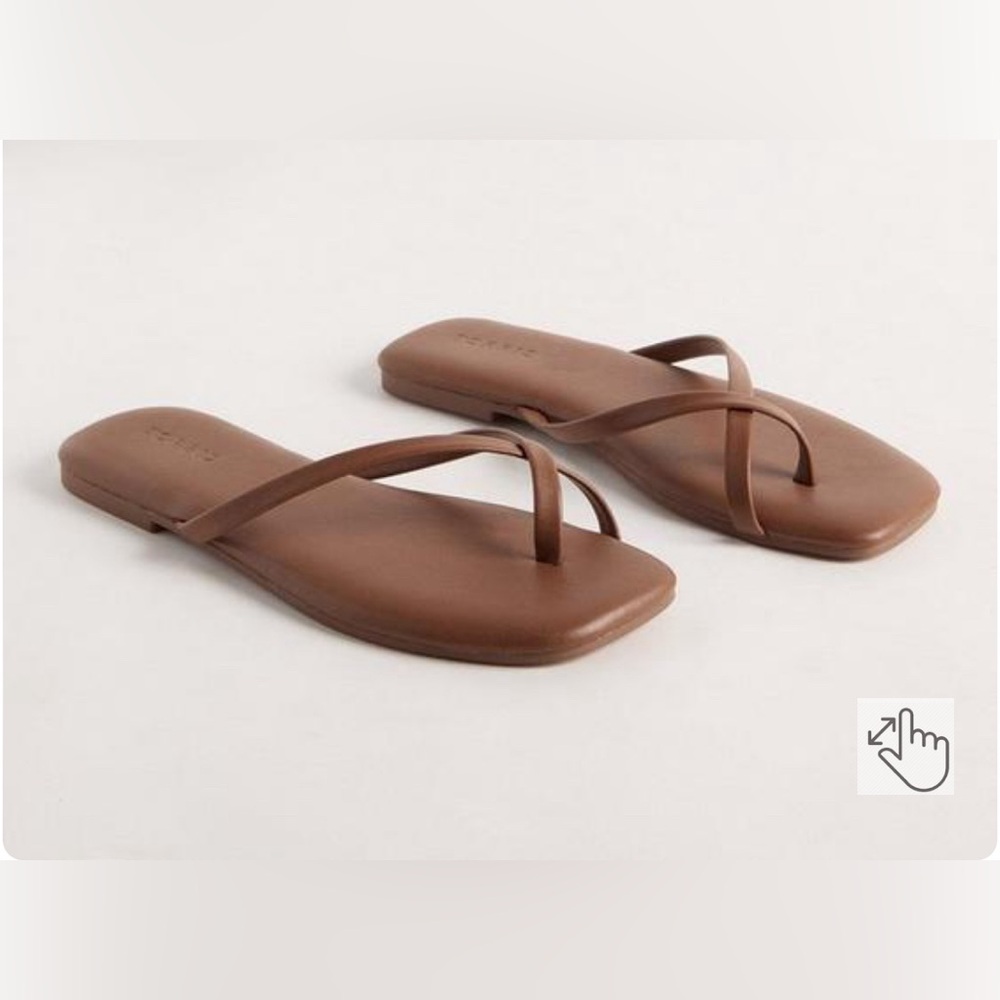 BRAND NEW Torrid Flip Flops - Size 12